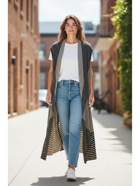 Susina Black & Tan Striped Sleeveless Cardigan | Classic and Versatile XS